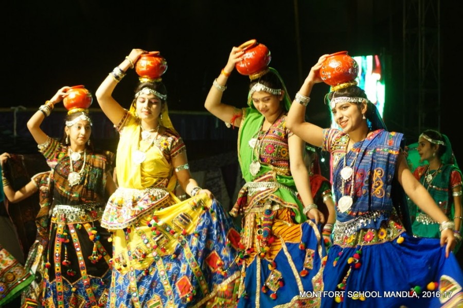 Montfort: Photo Gallery