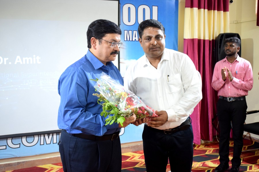 Montfort: Photo Gallery