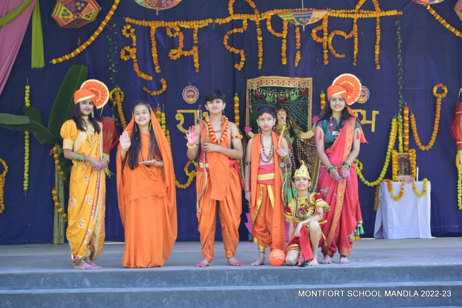 Montfort: Photo Gallery