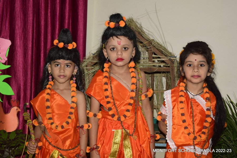 Montfort: Photo Gallery