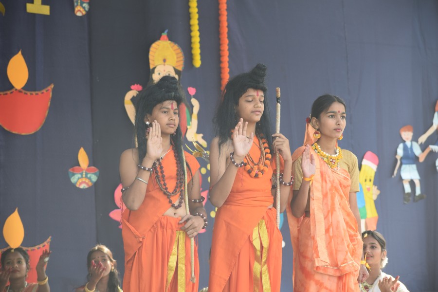 Montfort: Photo Gallery