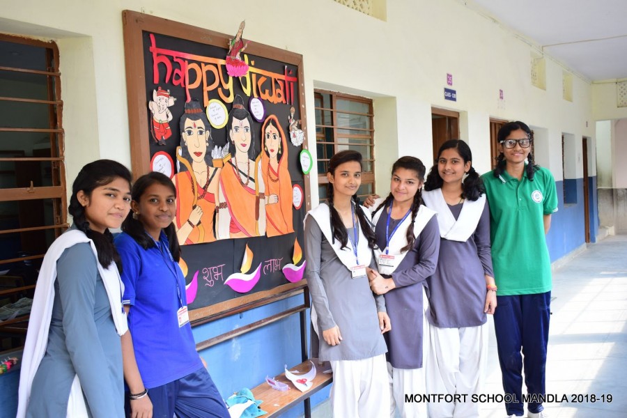 Montfort: Photo Gallery