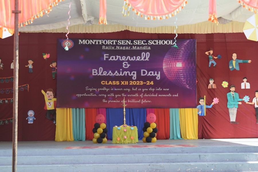 Montfort: Photo Gallery