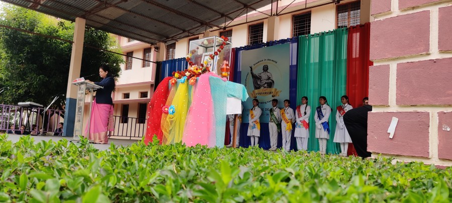 Montfort: Photo Gallery