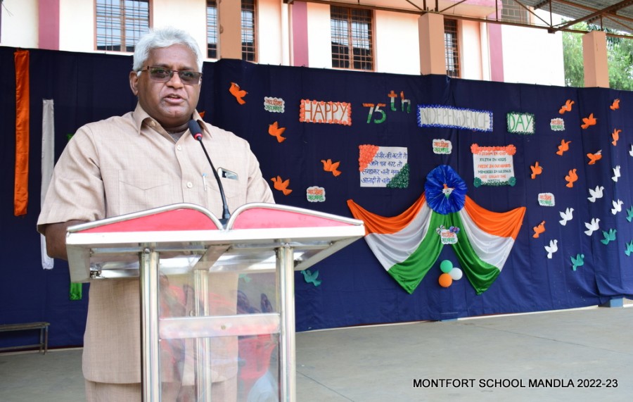 Montfort: Photo Gallery