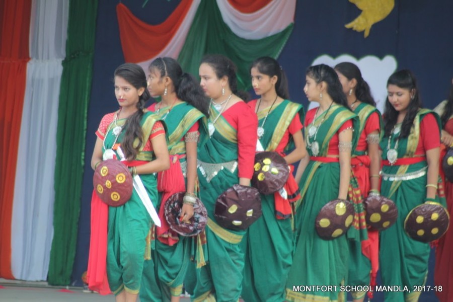 Montfort: Photo Gallery