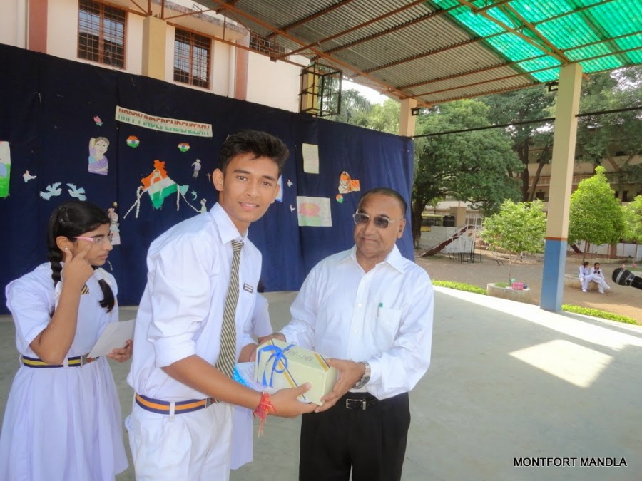 Montfort: Photo Gallery