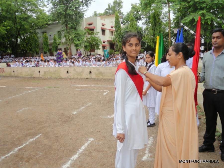 Montfort: Photo Gallery