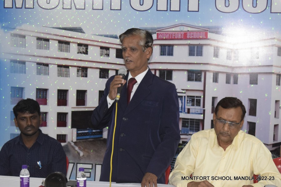 Montfort: Photo Gallery