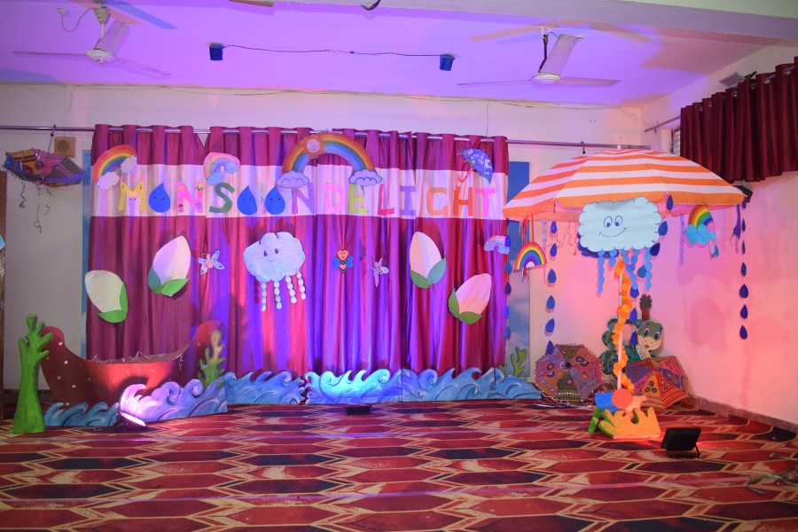 Montfort: Photo Gallery