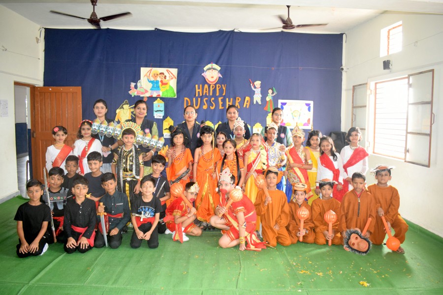 Montfort: Photo Gallery