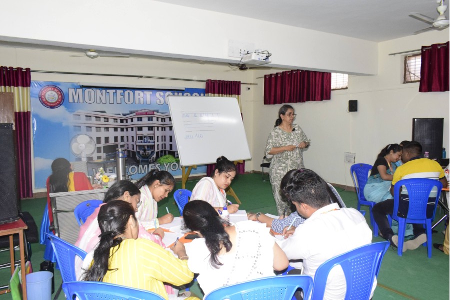 Montfort: Photo Gallery