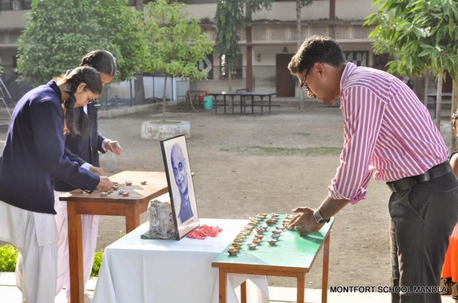 Montfort: Photo Gallery