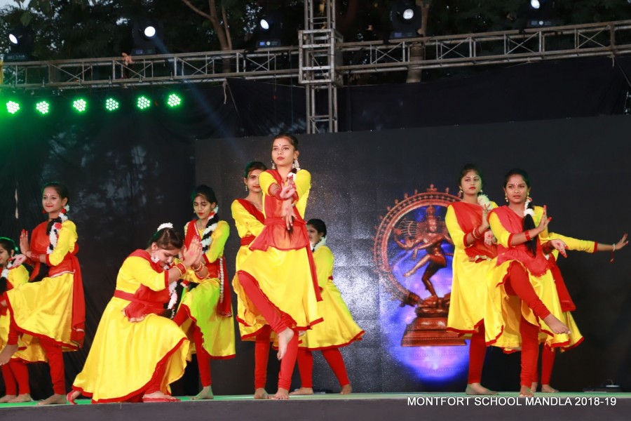 Montfort: Photo Gallery