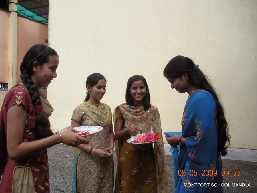 Montfort: Photo Gallery