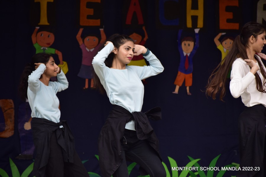 Montfort: Photo Gallery