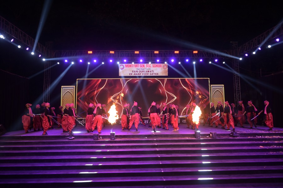 Montfort: Photo Gallery